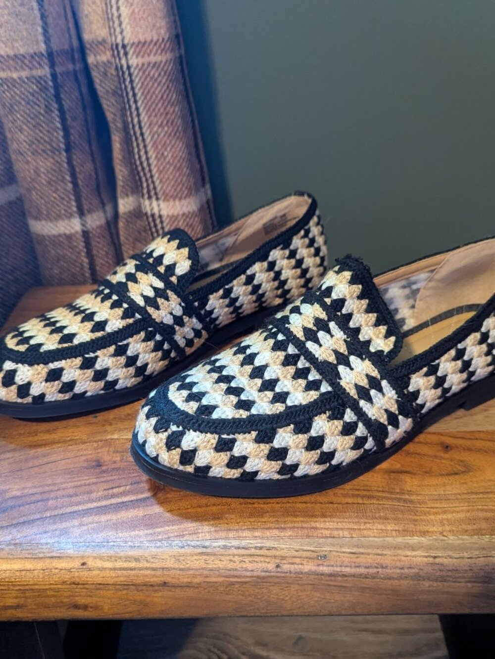 Kelly & Katie Women's Knit Loafers 'Balac' Black/Beige/White Size 6